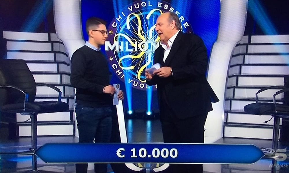 Live 26 febbraio 2020 Chi vuol essere milionario quinta puntata, con Gerry Scotti in prima serata su Canale 5. Prodotto da Endem Shine Italy