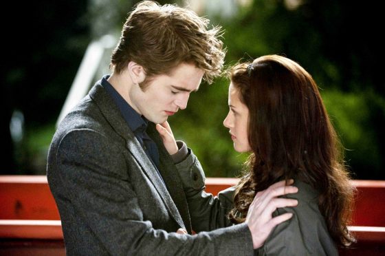 CinemaTivu: La seconda pellicola della saga The Twilight Saga: New Moon (Usa 2009), con protagonisti Kristen Stewart e Robert Pattinson, su Italia1