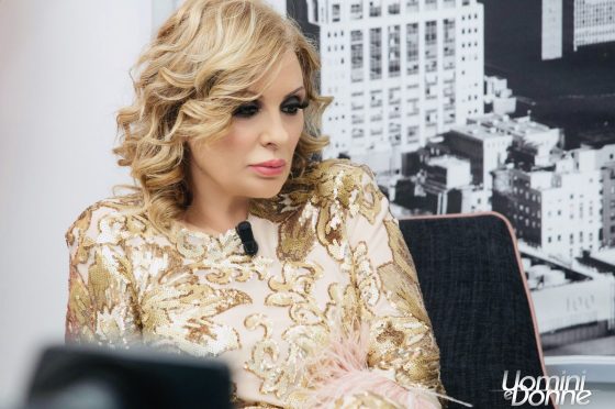 Uomini e Donne torna in tv. Dopo la sospensione dovuta al coronavirus, Maria De Filippi torna su Canale 5