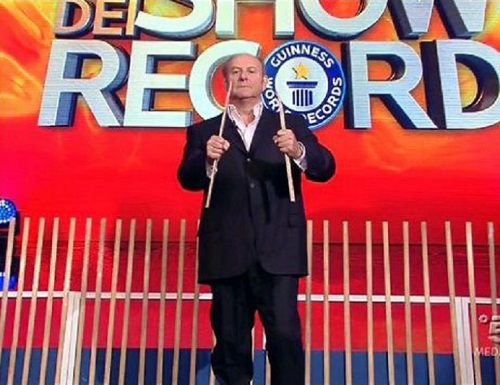 Live martedì 4 agosto 2020: Lo Show dei Record (2015), terza puntata. Con Gerry Scotti, in prime time, in onda su Canale5