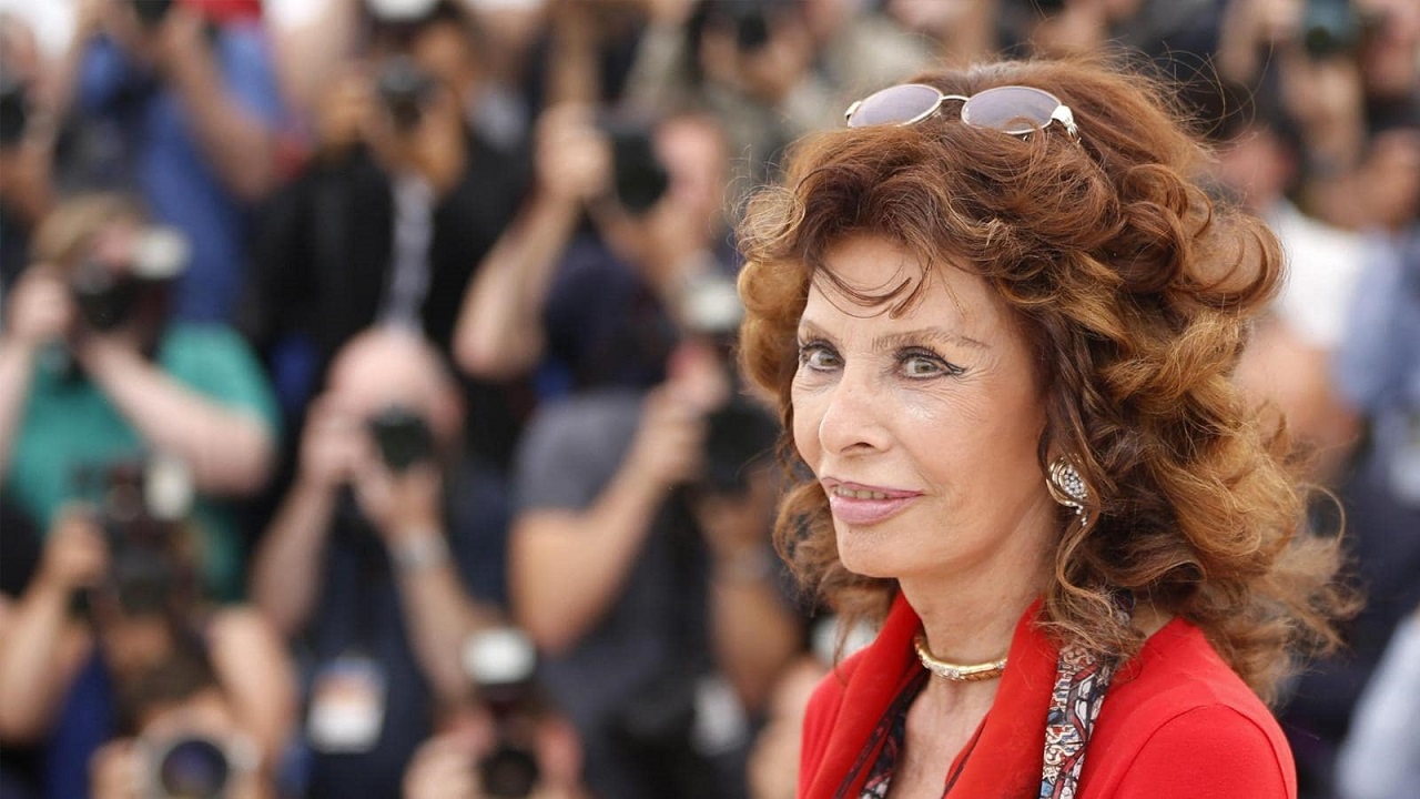 Live 5 agosto 2021 · A raccontare comincia tu con Sophia Loren. Torna in tv il talk prime time in memoria di Raffaella Carrà, su RaiTre