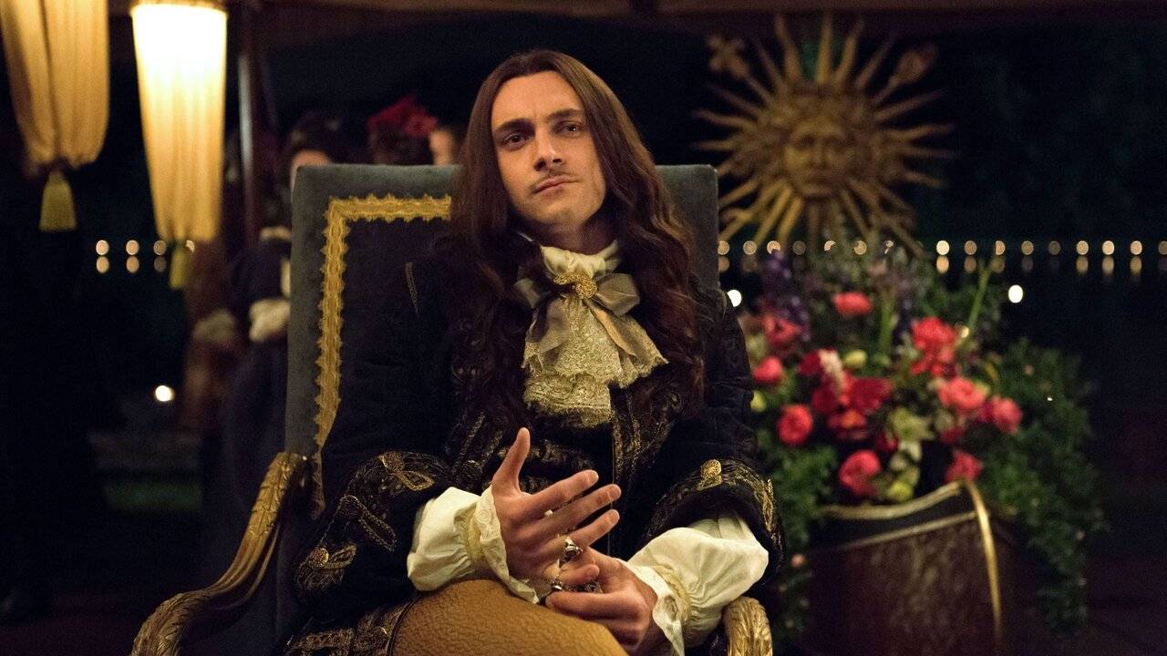 SerieTivu: Versailles ottavo appuntamento. Con protagonista George Blagden nel ruolo di Luigi XIV di Francia, in prima tv free su La7