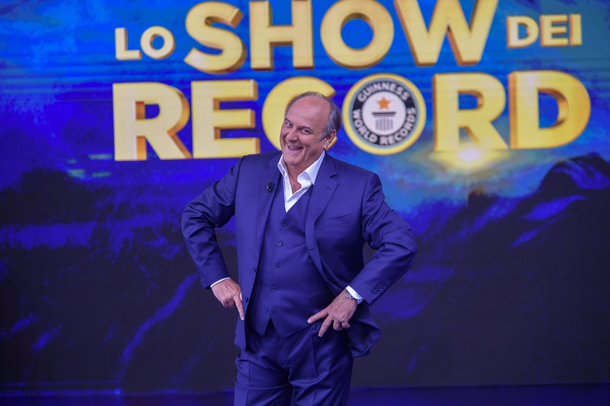 Live domenica 6 marzo 2022: Lo Show dei Record prima puntata. Condotto da Gerry Scotti, in onda in prima serata su Canale5