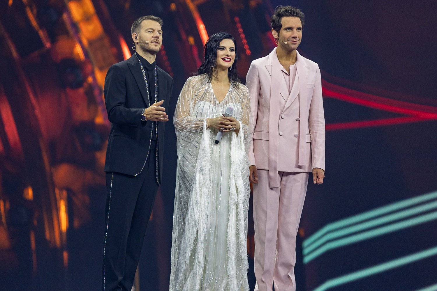 AscoltiTV 12 maggio 2022: Eurovision, Un figlio di nome Erasmus, Dritto e rovescio, Piazzapulita, Amici, Isola, Uomini e donne, L'eredità