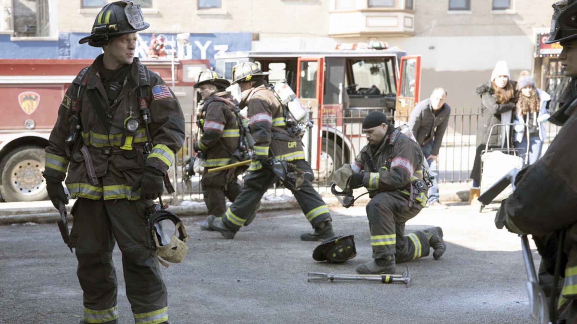SerieTivu: Chicago Fire 9 quarto appuntamento. Tornano i pompieri e i paramedici del Chicago Fire Department, in prima tv free su Italia1