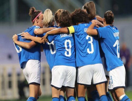 Stasera alle 20.35 su #Rai1 il documentario “Azzurro shocking, come le donne si sono riprese il calcio”