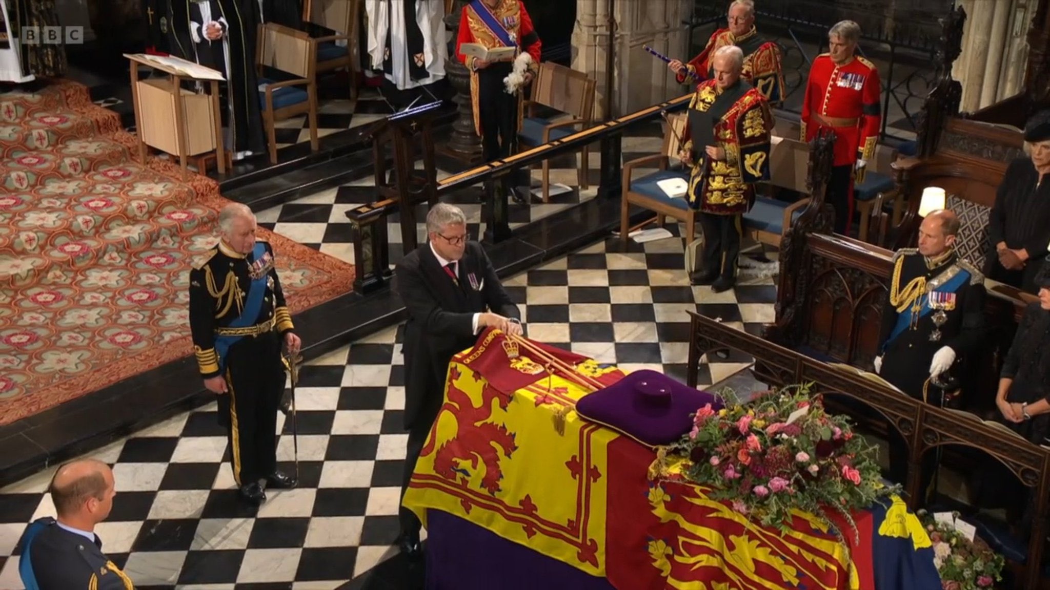 AscoltiTV 19 settembre 2022: I funerali di Elisabetta II cambiano il daytime, parte il GFVip, Lolita Lobosco, Taken 3, I mercenari, Quarta Repubblica