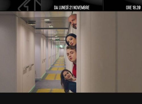 Al via su #Italia1 la sketch comedy #TipiDaCrociera con Nicolas Vaporidis e Lodovica Comello