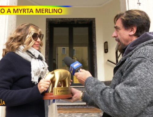 Stasera a #striscialanotizia Tapiro d’Oro a Myrta Merlino dopo le clamorose accuse di maltrattamenti