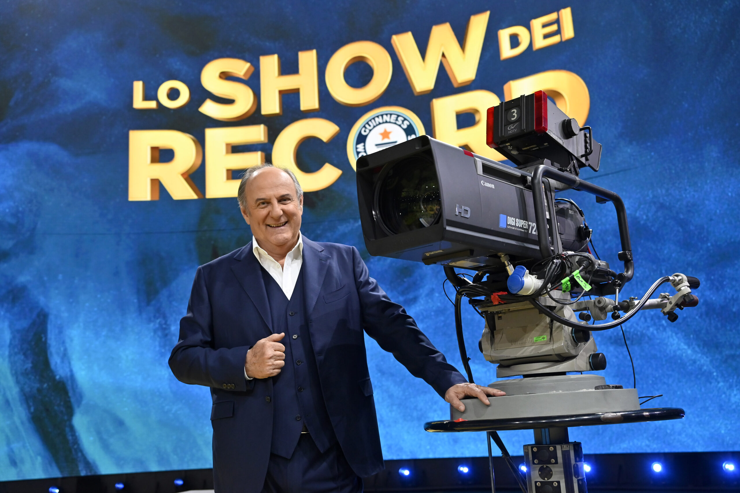 Live 26 febbraio 2023: Lo Show dei Record 2023, secondo appuntamento. Condotto da Gerry Scotti, in onda in prima serata su Canale5