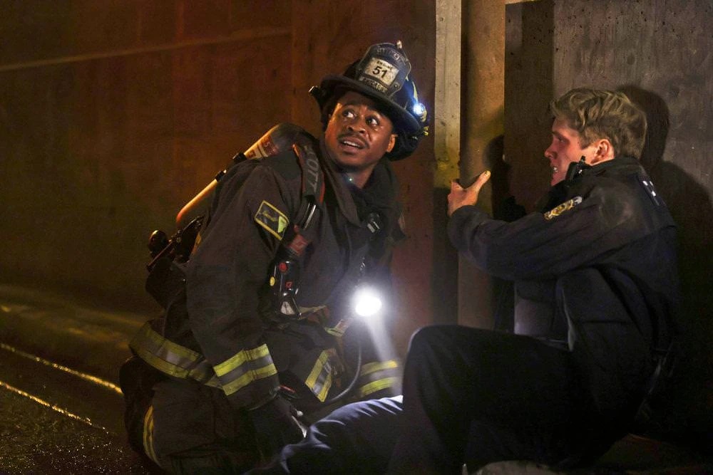 SerieTivu: Chicago Fire 10 quarto appuntamento. Tornano i pompieri e i paramedici del Chicago Fire Department, in prima tv free su Italia1
