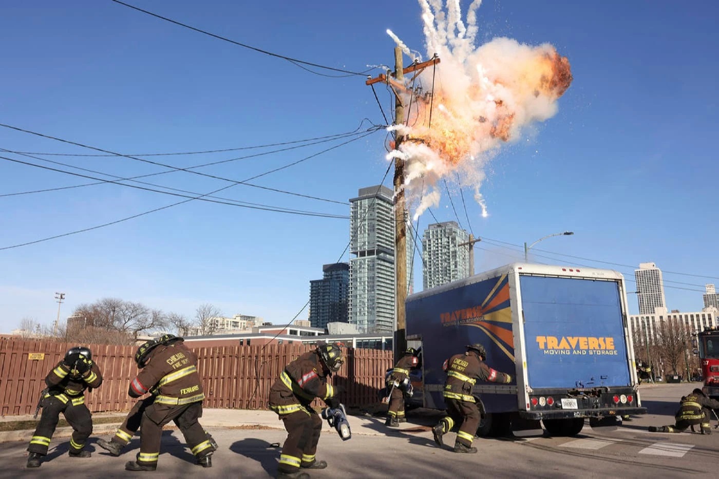 SerieTivu: Chicago Fire 10 quarto appuntamento. Tornano i pompieri e i paramedici del Chicago Fire Department, in prima tv free su Italia1