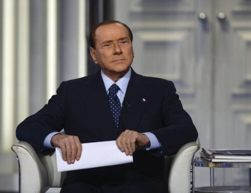 La scomparsa di Silvio Berlusconi: la programmazione di tutti gli speciali informativi, in prime time sulle reti Rai, Mediaset e La7